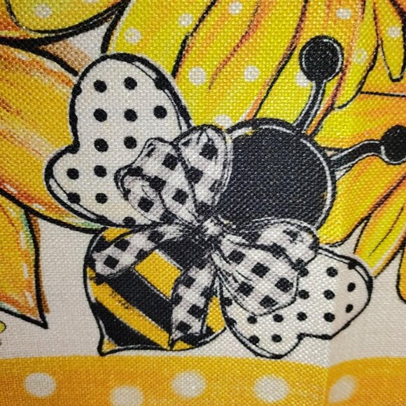 Floral Table Runner Spring Summer Bee Decor Cottage Farmhouse Decorative Cloth - Picture 5 of 9